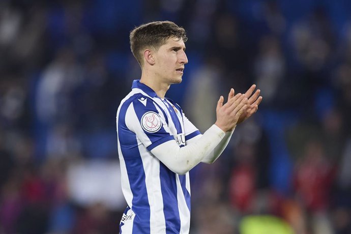 Aihen Munoz of Real Sociedad reacts to the crowd during the Copa del Rey match between Real Sociedad and CA Osasuna at Reale Arena on February 6, 2025, in San Sebastian, Spain.