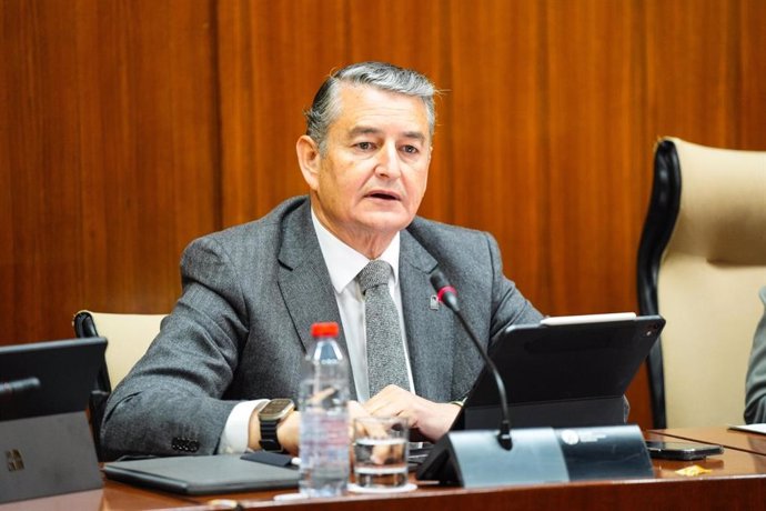 El consejero de la Presidencia, Interior, Diálogo Social y Simplificación Administrativa, Antonio Sanz, este miércoles
