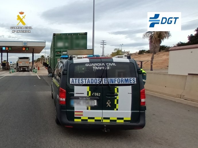 Archivo - Arxiu - Un total de 224 conductors passen a disposició judicial al desembre per delictes contra seguretat vial a la Comunitat