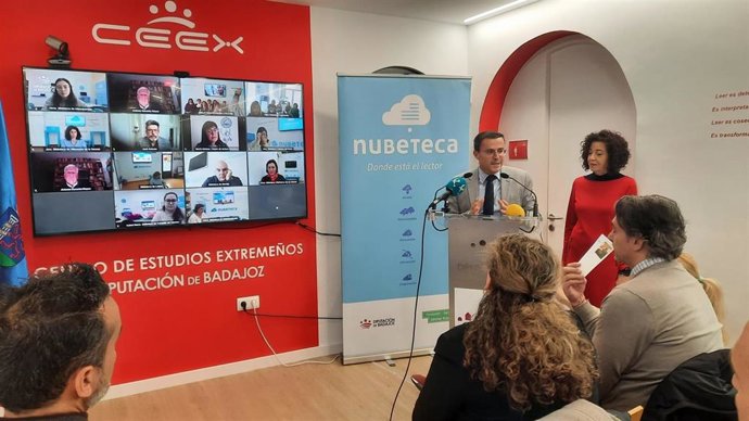 Inauguración del Espacio Nubeteca número 50 de la provincia de Badajoz, en el Centro de Estudios Extremeños.