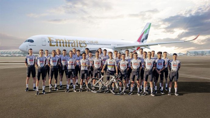 Emirates renueva como patrocinador del equipo ciclista UAE Emirates hasta 2028