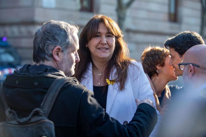 Archivo - La presidenta de Junts, Laura Borràs, llega al primer día de su juicio para declarar por presuntamente fraccionar contratos en la Institució de les Lletres Catalanes (ILC), en el TSJC, a 10 de febrero de 2023, en Barcelona, Catalunya (España)