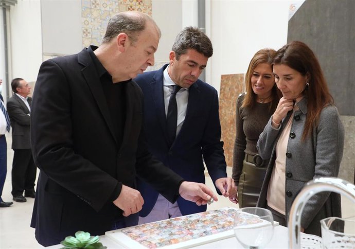 Carlos Mazón en su visita a Kerajet