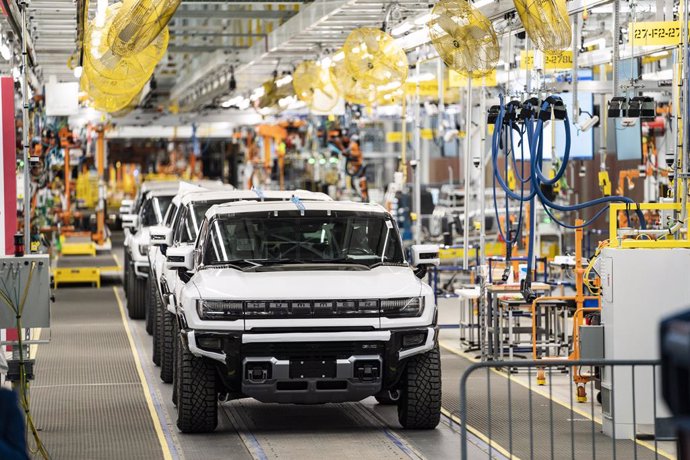 Archivo - 17 November 2021, US, Detroit: The all new Hummer EV vehicles can be seen at the the grand opening of the General Motors Factory ZERO. Photo: Dominick Sokotoff/ZUMA Press Wire/dpa