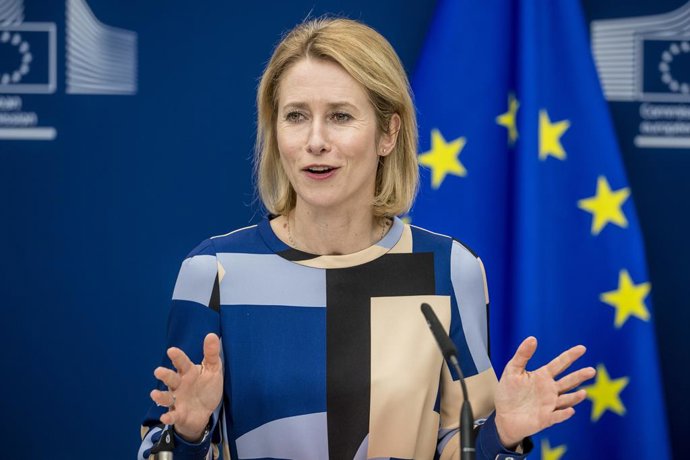 4 de fevereiro de 2025, Bruxelas, Bélgica: A Alta Representante/Vice-Presidente Kaja Kallas realiza uma coletiva de imprensa na sede da Comissão Europeia em Bruxelas, Bélgica, em 04/02/2025, após a reunião do Grupo Central sobre a criação de um tribunal e