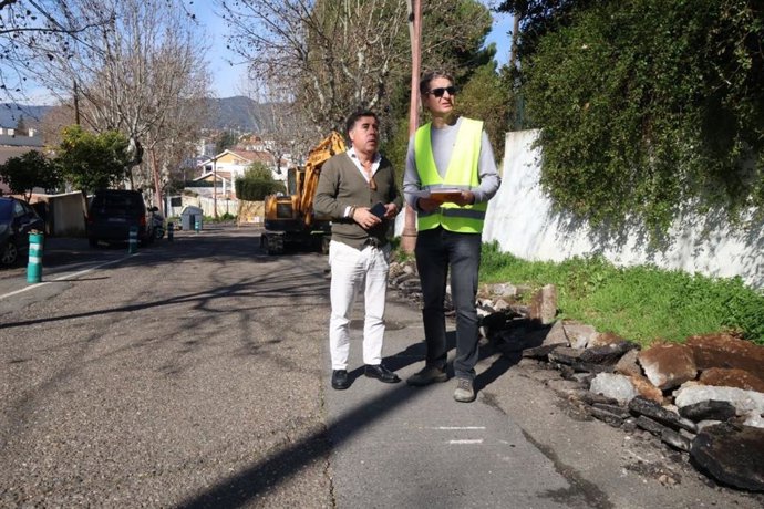 Visita a la calle Escultor Pedro de Paz con el inicio de su rehabilitación integral.
