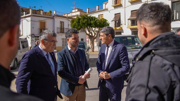 Visita del delegado del Gobierno en Andalucía, Pedro Fernández, a municipios de la Alpujarra de Granada