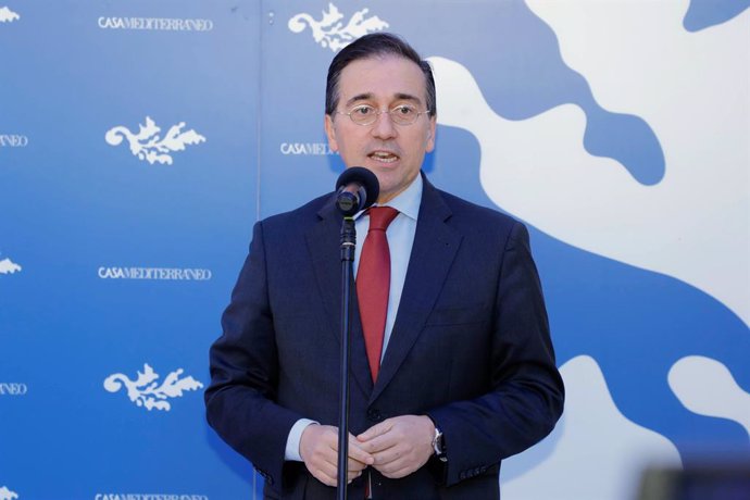 El ministro de Asuntos Exteriores, Unión Europea y Cooperación, José Manuel Albares, asiste a la constitución del Alto Patronato de Casa Mediterráneo, en la Casa Mediterráneo, a 11 de febrero de 2025, en Alicante, Comunidad Valenciana (España). De esta ma