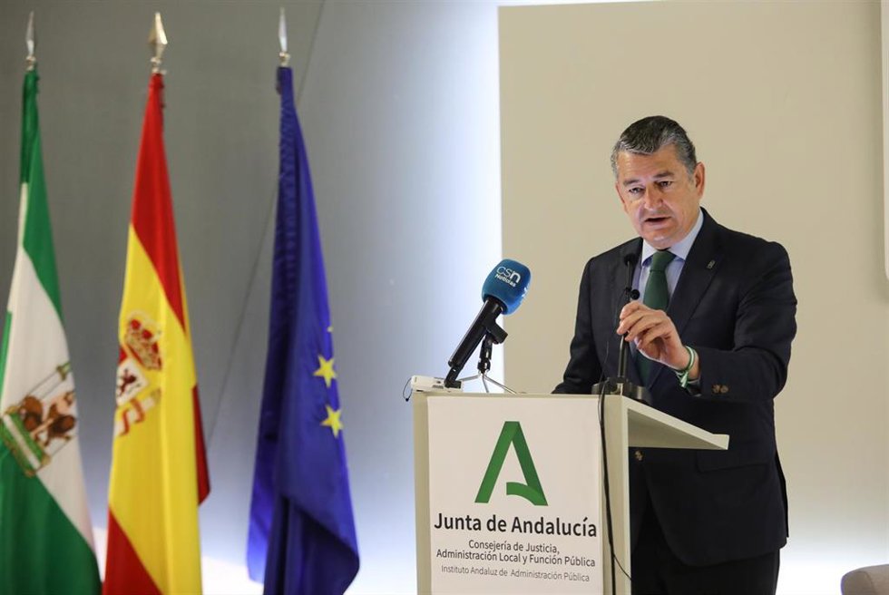 Archivo - El consejero de la Presidencia, Interior, Diálogo Social y Simplificación Administrativa, Antonio Sanz