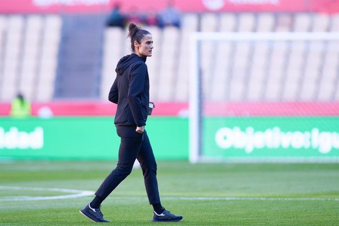 Archivo - Montserrat Tome, head coach of Spain, looks on before the Final UEFA Womens Nations League match played between Spain and France at La Cartuja stadium on February 28, 2024, in Sevilla, Spain.