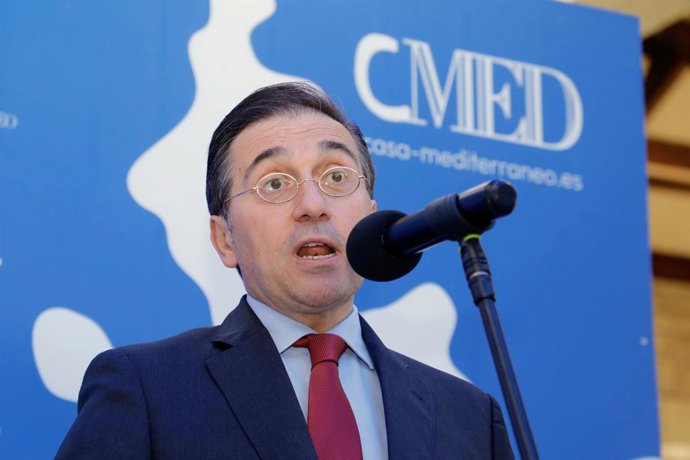 El ministro de Asuntos Exteriores, Unión Europea y Cooperación, José Manuel Albares, asiste a la constitución del Alto Patronato de Casa Mediterráneo, en la Casa Mediterráneo, a 11 de febrero de 2025, en Alicante, Comunidad Valenciana (España). De esta ma