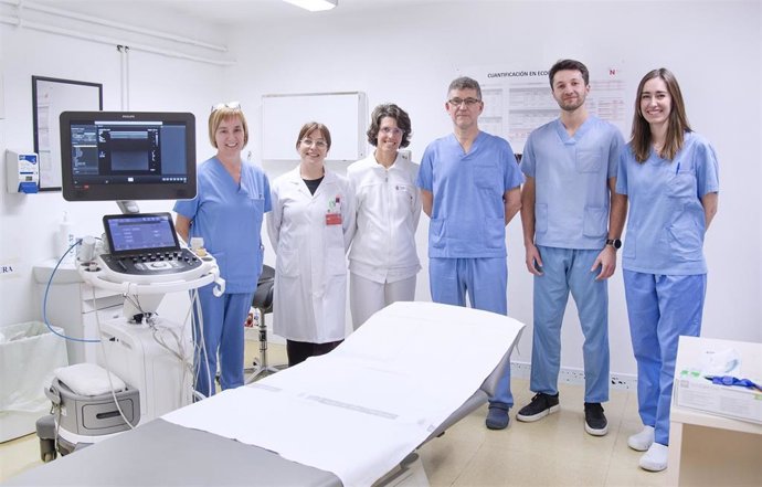 Equipo de Patología Vascular Cerebral del HUN. Mª Ángeles Anaut (enfermera), María Herrera (FEA Neurología), Nuria Aymerich (FEA Neurología), Roberto Arrondo (FEA Neurología), Inhar Esnaola (MIR Neurología) y Elena Escriche (MIR Neurología).