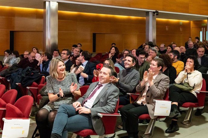 El rector de la Universitat Politècnica de Valèncai (UPV), José I. Capella, qui ha revalidat el càrrec en les eleccions al Rectorat celebrades este dijous, afronta la nova legislatura amb "il·lusió"