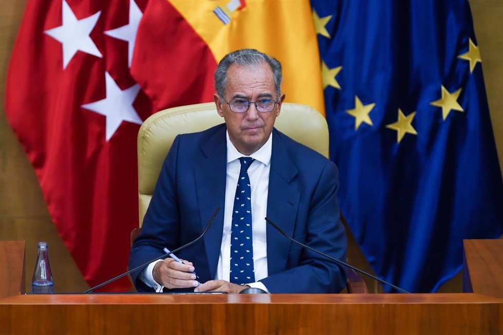 Archivo - El presidente de la Asamblea de Madrid, Enrique Ossorio, durante una sesión plenaria en la Asamblea de Madrid, a 3 de octubre de 2024, en Madrid (España).