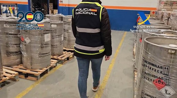 Un agente durante la operación