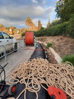 Endesa refuerza la red de media tensión del cementerio de San Gabriel y Los Asperones