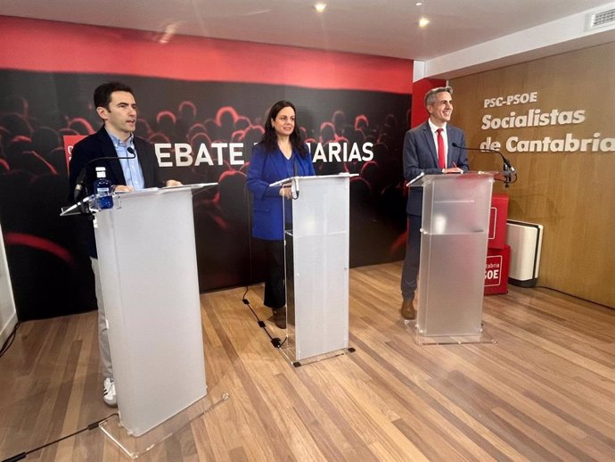 Debate entre los dos candidatos a la Secretaria General del PSOE de Cantabria, el actual líder Pablo Zuloaga y el diputado nacional y secretario general en Santander, Pedro Casares, junto a la periodista y moderadora Pilar González