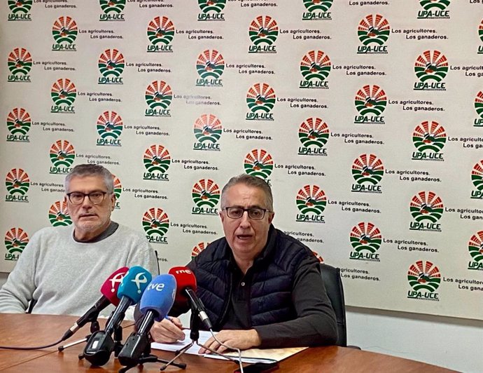 El secretario general de UPA-UCE, Ignacio Huertas, en rueda de prensa en Mérida