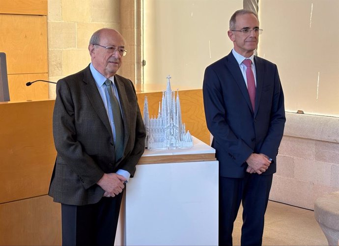 El president delegat de la Junta Constructora de la Sagrada Família, Esteve Camps, amb el director general, Xavier Martínez