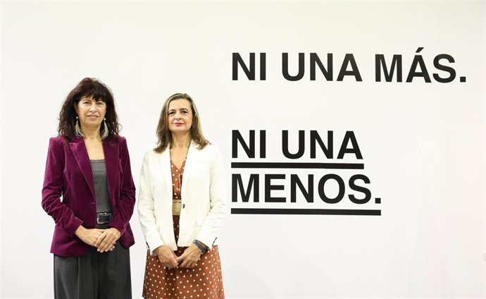 Archivo - La ministra de igualdad, Ana Redondo, y la delegada del Gobierno contra la Violencia de Género, Carmen Martínez Perza
