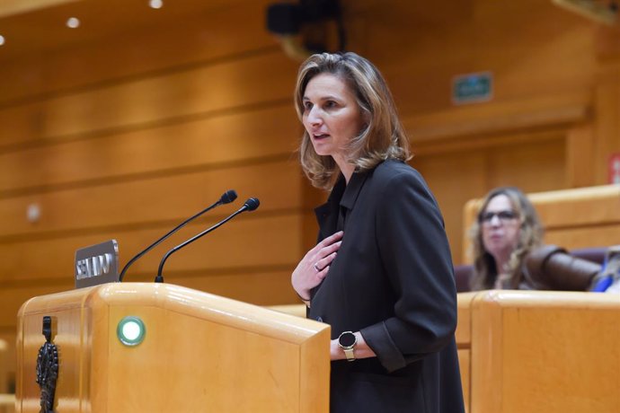 Archivo - La senadora del PP Paloma Martín, durante la comparecencia de la vicepresidenta tercera y ministra para la Transición Ecológica y el Reto Demográfico, Teresa Ribera, en el pleno del Senado para ofrecer sus explicaciones sobre la gestión de las i