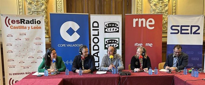 Programa unificado de las radios generalistas en el Ayuntamiento de Valladolid con motivo del Día Mundial de la Radio.
