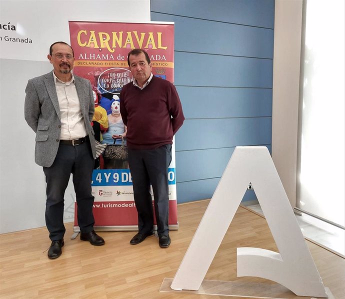 El delegado de Turismo y Cultura de la Junta en Granada, Fernando Egea, y, a su izquierda en la imagen, el alcalde de Alhama de Granada, Jesús Ubiña