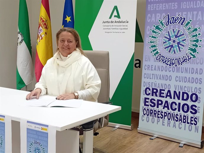 La delegada de Inclusión Social, Juventud, Familias e Igualdad en Jaén, Ángela Hidalgo, informa sobre el Plan Corresponsables.