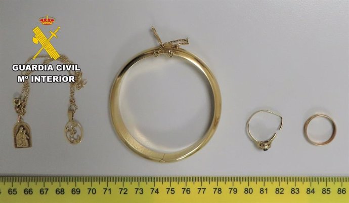Hurto de joyas por valor de 4.250 euros