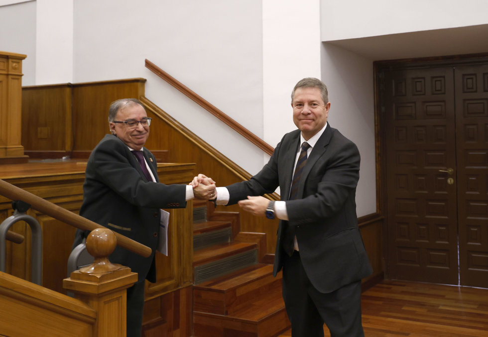 El diputado del  PSOE Fernando Mora anuncia que deja la política