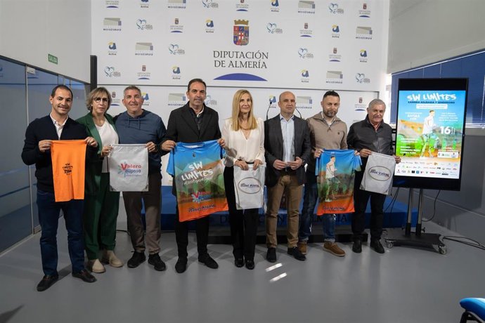 Presentación de la carrera solidaria '¡Sin límites!' en Almería.