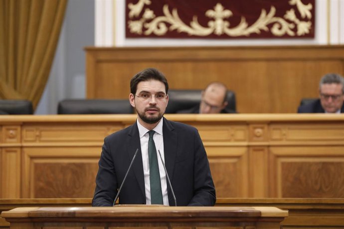 El diputado del PP Santiago Serrano