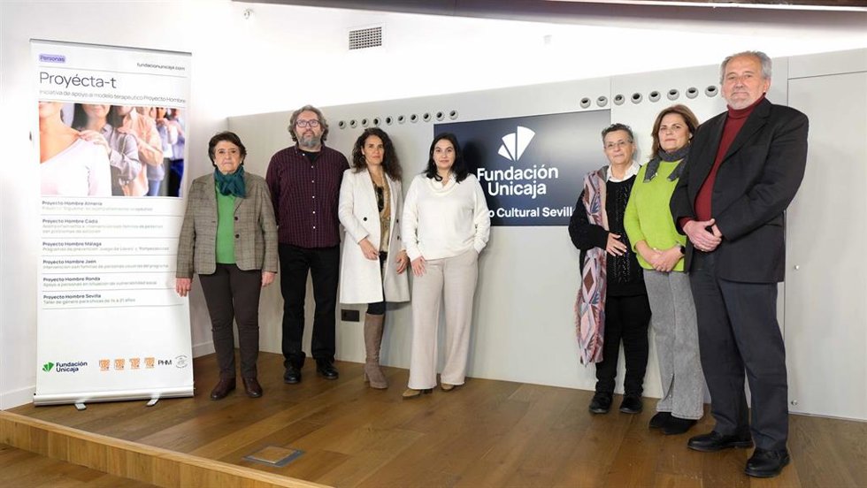 La Fundación Unicaja respalda a Proyecto Hombre y su modelo terapéutico en la atención de adicciones y prevención de conductas peligrosas en Andalucía a través de la iniciativa 'Proyecta-T'.