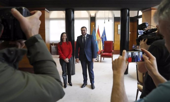 Beatriz Corredor y Adrián Barbón
