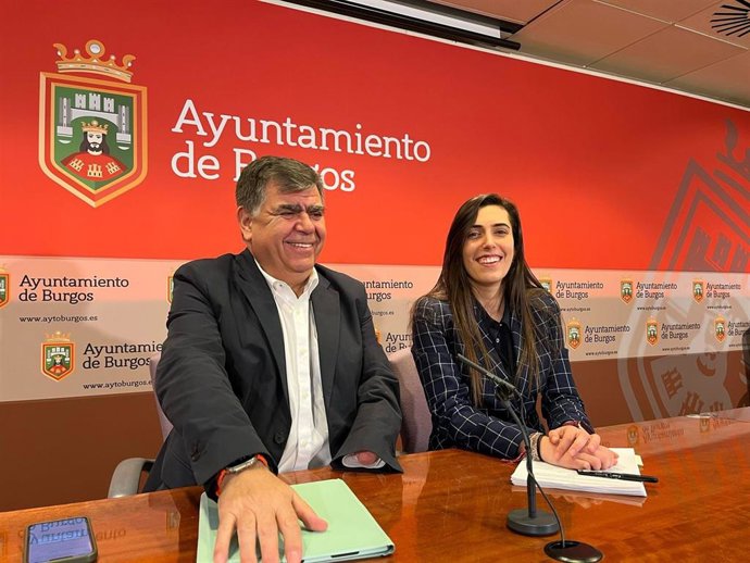 Manso y Ballesteros durante la rueda de prensa.