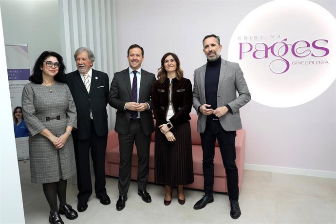 Acto de inauguración de la Clínica Cristina Pages.