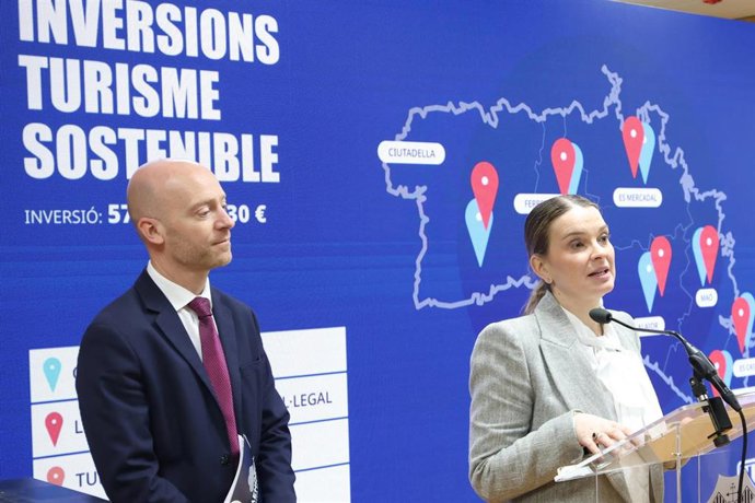 La presidenta del Govern, Marga Prohens, en Menorca junto al presidente del Consell, Adolfo Vilafranca