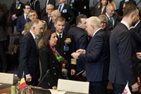 Robles defiende alcanzar el 2% en Defensa en 2029 pese a presiones de Rutte: "No necesitamos lecciones de nadie"