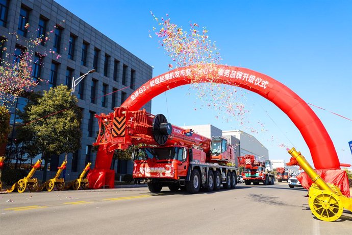 XCMG delivered customized crane equipment worth more than 10 million yuan to overseas markets.