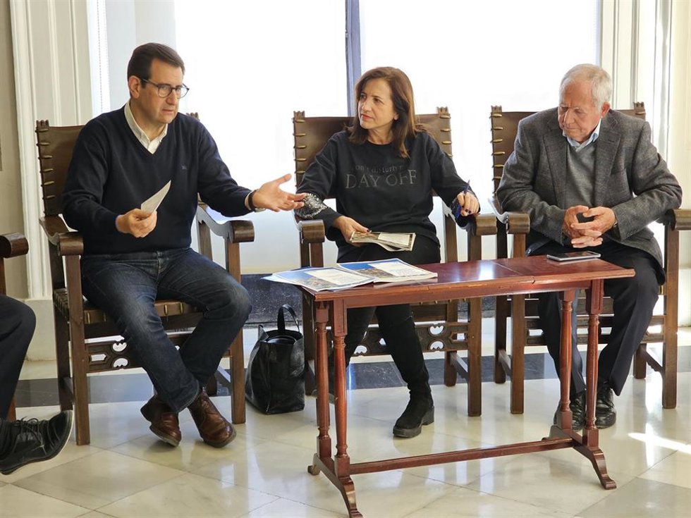 Jorge Hermosilla (catedrático de Geografía de la Universitat de Valncia y director del estudio), Marta Alonso (directora general de Patrimonio Cultural de la Generalitat Valenciana) y Francisco Almenar  (presidente del Tribunal de las Aguas de Valencia)