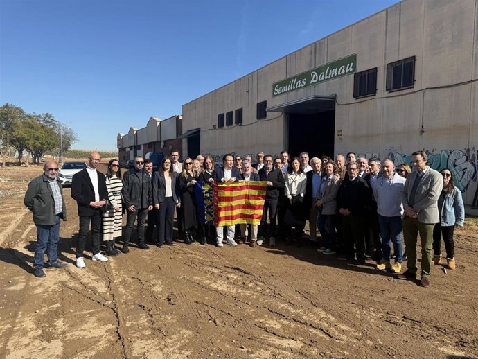 Representantes de la Confederación Nacional de Áreas Empresariales (CEDAES) visitan Paiporta.