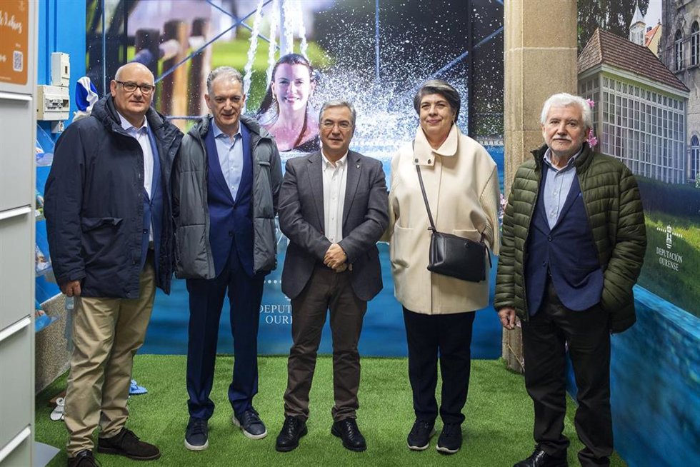 El presdiente de la Diputación de Ourense, Luis Menor, durante la presentación de la nueva Oficina Termal AVE de la estación de tren de Ourense