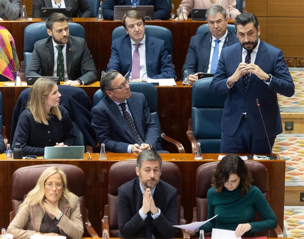 El portavoz del PP en la Asamblea de Madrid, Carlos Díaz-Pache, interviene durante un pleno en la Asamblea de Madrid, a 13 de febrero de 2025, 