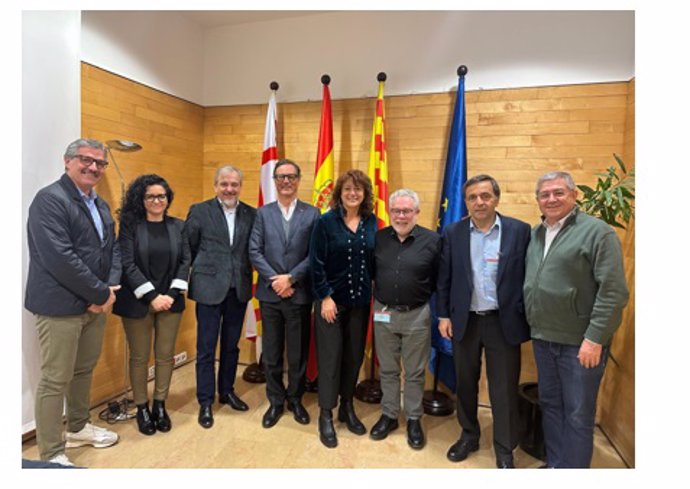 La mesa de trabajo de movilidad 'Mou-te per Barcelona'  con la primera teniente de alcalde de Barcelona, Laia Bonet
