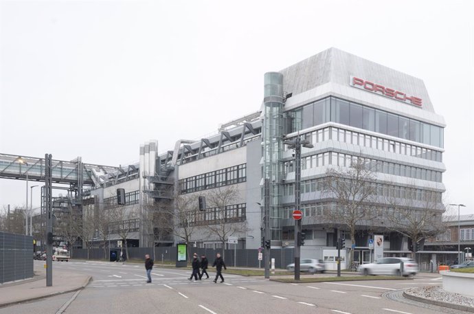 FILED - 13 February 2025, Baden-Wuerttemberg, Stuttgart: A view of the main plant of Porsche AG. German luxury carmaker Porsche is planning to cut some 1,900 jobs at two plants in the Stuttgart region by 2029.