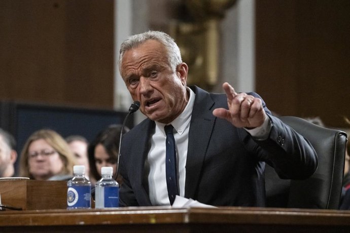 29 de janeiro de 2025, Washington, Distrito de Colúmbia, EUA: Robert F. Kennedy, Jr. depõe perante o Comitê de Finanças do Senado dos Estados Unidos sobre sua indicação para ser Secretário de Saúde e Serviços Humanos dos EUA no Dirksen Senate Office Build