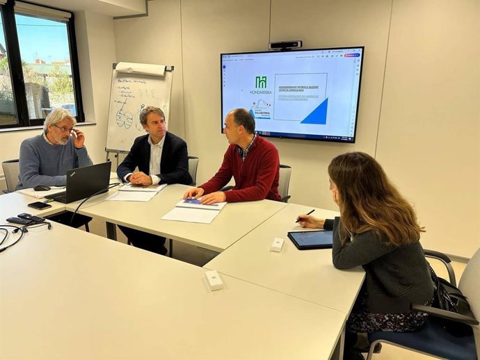 Ayuntamiento de Hondarribia se reúne con URA para tratar los problemas de inundabilidad del municipio