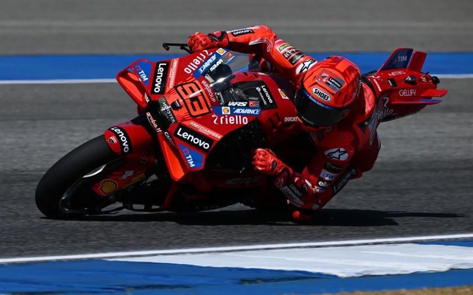 O piloto espanhol Marc Márquez durante o teste de MotoGP em Buriram.