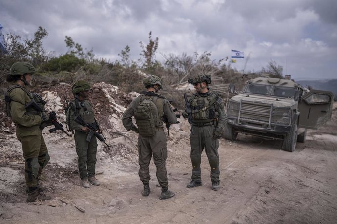 Archivo - ATENÇÃO: EMBARGO PARA PUBLICAÇÃO ATÉ 13 DE OUTUBRO 18:00 GMT!  - 13 de outubro de 2024, Líbano, Naqoura: Uma fotografia, tirada durante uma integração com as Forças de Defesa Israelenses (IDF) e revisada pelo escritório de censura das IDF antes 