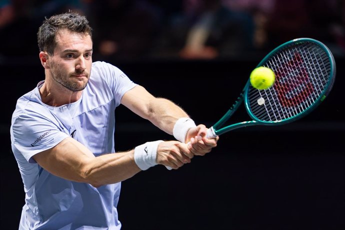 Pedro Martinez of Spain in action against Carlos Alcaraz of Spain during the ABN AMRO Open 2025, ATP 500 Tennis event on 7 february 2025 in Rotterdam, Netherlands - Photo Joris Verwijst / Orange Pictures / DPPI